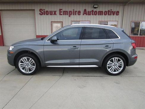 Used 2018 Audi Q5 Prestige image 2