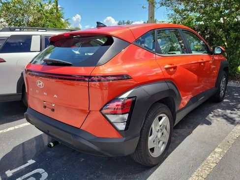 Used 2025 Hyundai Kona SE FWD image 3