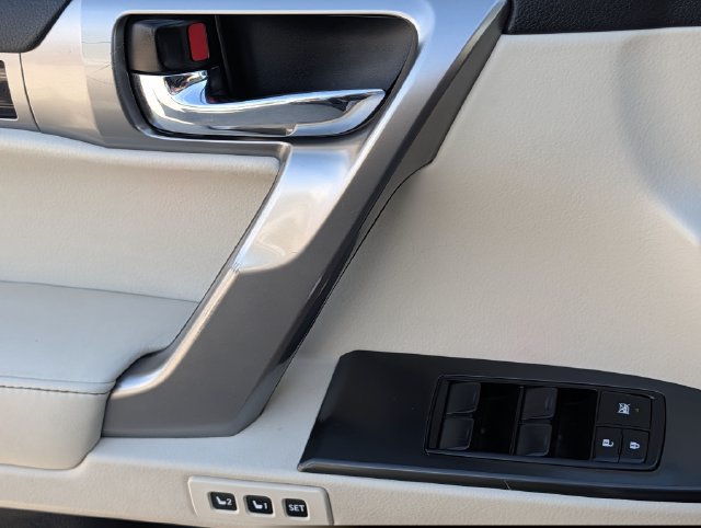 Used 2023 Lexus GX 460 Premium w/ Premium Package AWD/4WD image 25