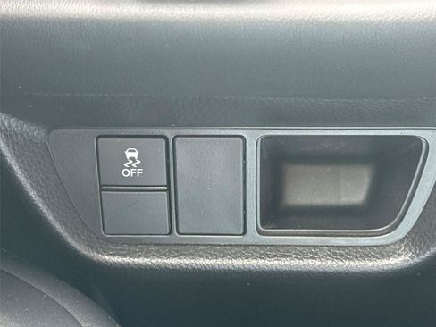 Certified 2025 Honda HR-V LX image 13