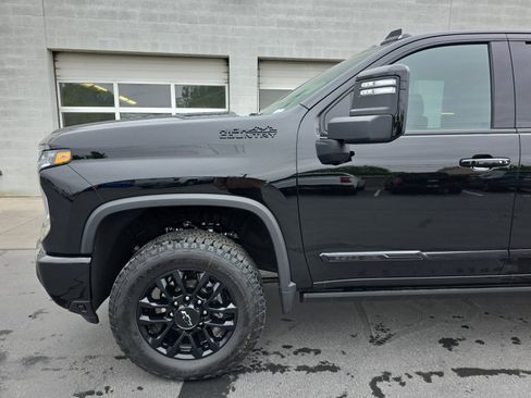 Certified 2025 Chevrolet Silverado 3500 High Country w/ High Country Premium Package AWD/4WD image 17