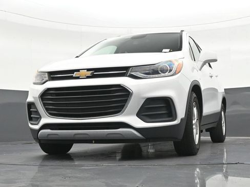 Used 2019 Chevrolet Trax LT w/ LT Convenience Package FWD image 30