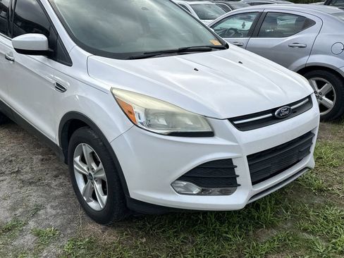 Used 2013 Ford Escape SE image 2