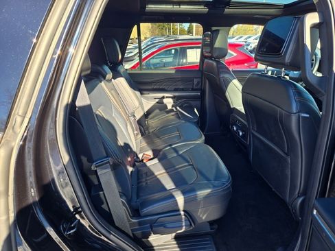Used 2023 Ford Expedition Platinum image 9
