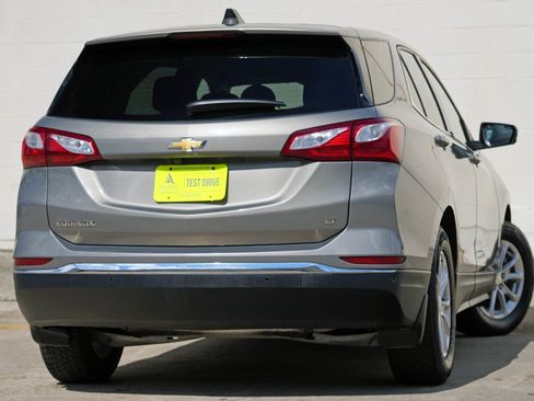 Used 2018 Chevrolet Equinox LT FWD image 4