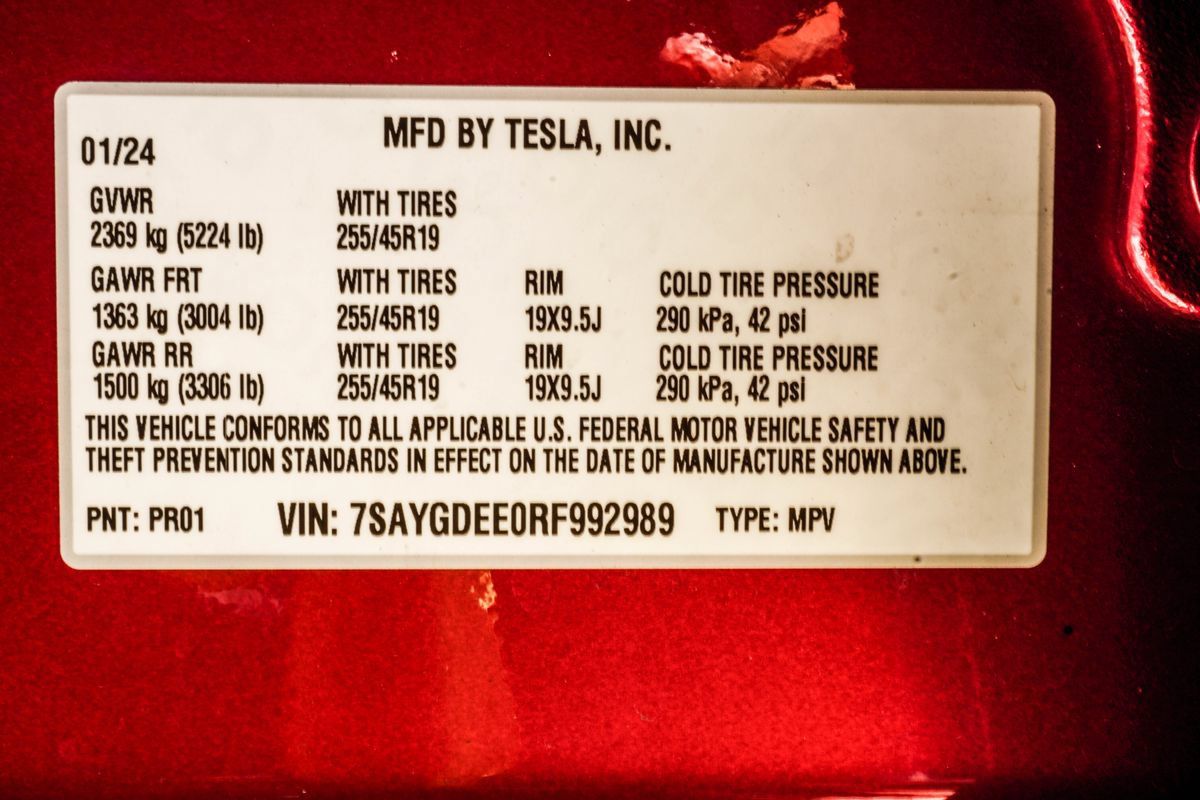 Used 2024 Tesla Model Y Long Range AWD/4WD image 34