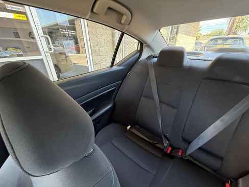 Used 2025 Nissan Altima 2.5 SV FWD image 39