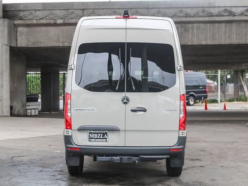 Used 2024 Mercedes-Benz Sprinter 2500 image 7