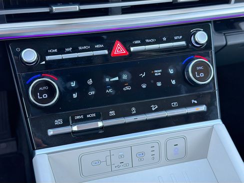 Used 2024 Hyundai Santa Fe Limited image 35