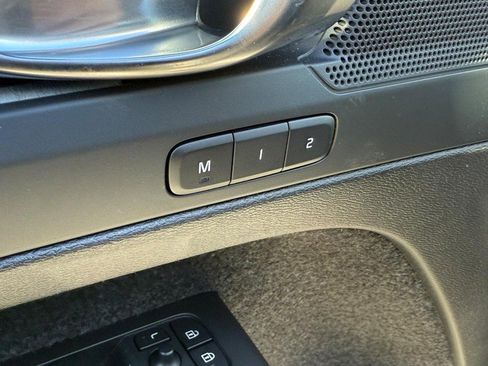 Certified 2025 Volvo XC40 B5 Plus image 16