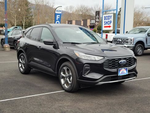Used 2025 Ford Escape ST-Line image 3