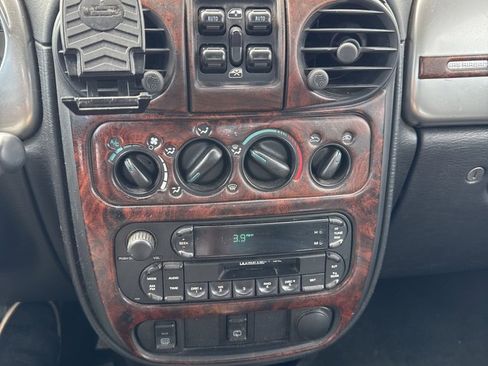 Used 2005 Chrysler PT Cruiser image 18