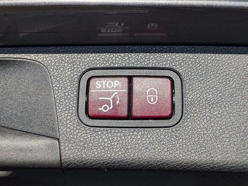 Used 2018 Mercedes-Benz E 400 4MATIC Wagon image 15