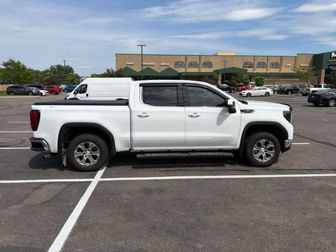 Used 2022 GMC Sierra 1500 SLE AWD/4WD image 3