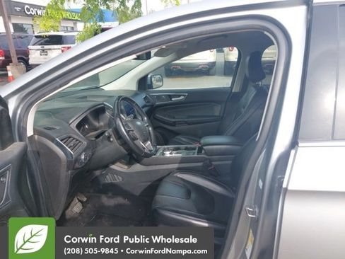 Used 2022 Ford Edge Titanium AWD/4WD image 8
