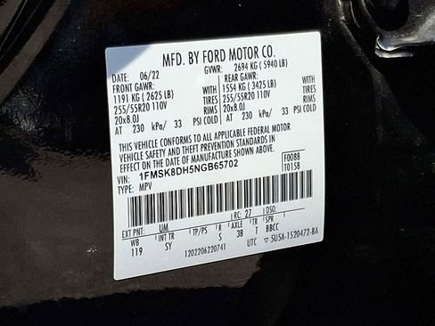 Used 2022 Ford Explorer XLT w/ Equipment Group 202A AWD/4WD image 40