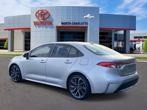 Used 2020 Toyota Corolla LE FWD image 4