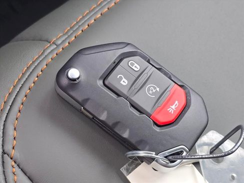 New 2026 Jeep Gladiator Mojave image 13