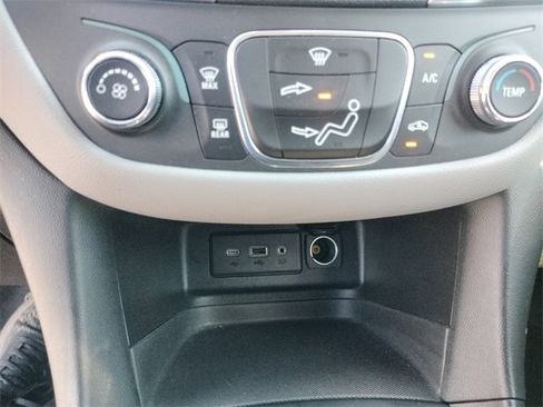 Used 2022 Chevrolet Equinox LT image 26