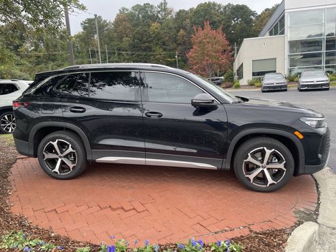 New 2026 Volkswagen Tiguan SE image 4