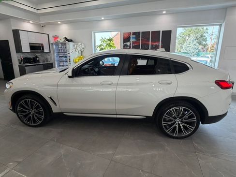 Used 2024 BMW X4 xDrive30i w/ Parking Assistance Package AWD/4WD image 4