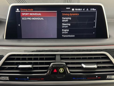 Used 2022 BMW 750i xDrive w/ Executive Package image 28