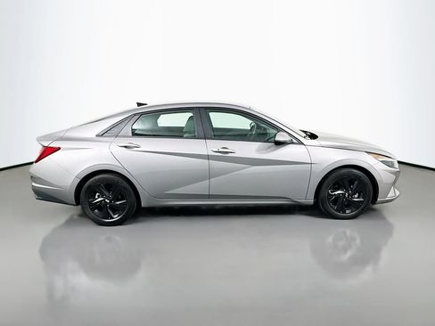 Used 2023 Hyundai Elantra SEL FWD image 4