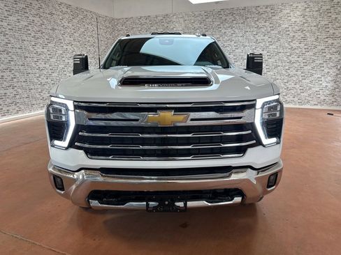 Used 2024 Chevrolet Silverado 2500 LTZ w/ LTZ Convenience Package image 2