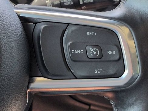 Used 2020 Jeep Wrangler Unlimited Sahara AWD/4WD image 31
