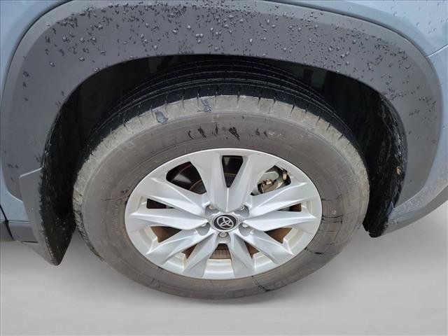 Used 2024 Toyota Corolla Cross LE FWD image 10