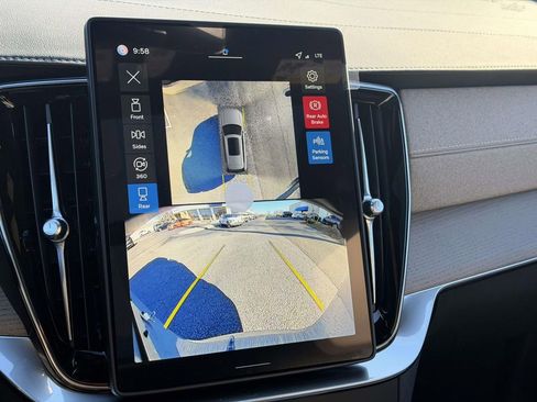 New 2026 Volvo XC90 T8 Plus w/ Protection Package Premier image 4