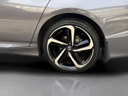 Used 2018 Honda Accord Sport image 8