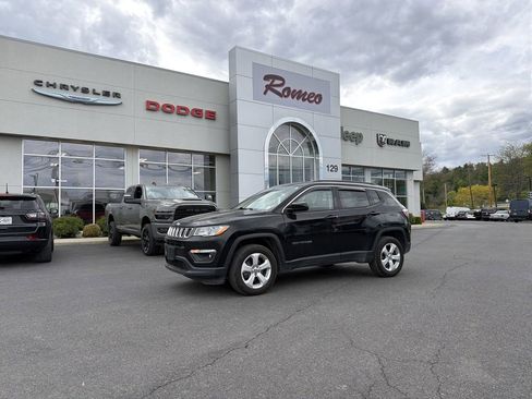 Used 2020 Jeep Compass Latitude w/ Cold Weather Group AWD/4WD image 1