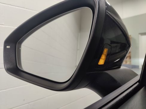 Certified 2023 Volkswagen ID.4 Pro image 8