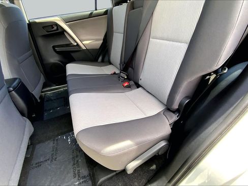 Used 2015 Toyota RAV4 LE AWD/4WD image 20