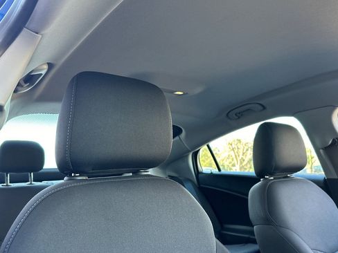 Used 2018 Chevrolet Volt LT w/ Comfort Package FWD image 18