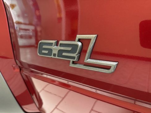 Used 2014 Ford F150 Raptor w/ Equipment Group 801A Luxury image 3