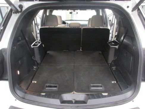 Used 2019 Ford Explorer XLT w/ Equipment Group 201A image 26