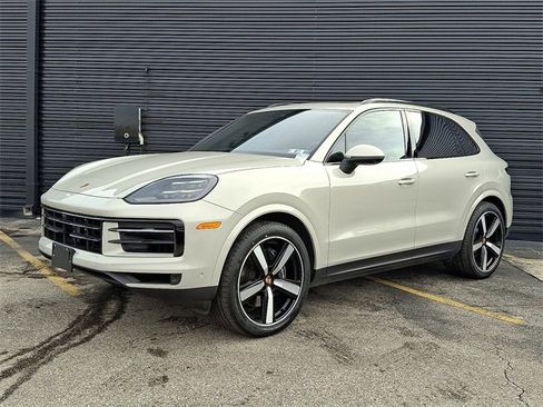 Used 2025 Porsche Cayenne w/ Premium Package Plus image 1