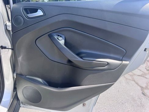 Used 2019 Ford Escape Titanium AWD/4WD image 28