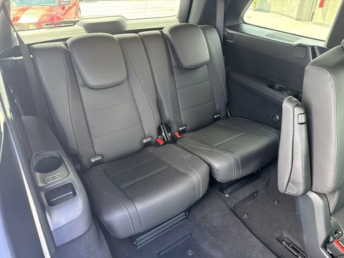 Used 2025 Mercedes-Benz GLS 450 4MATIC w/ AMG Line Exterior image 16