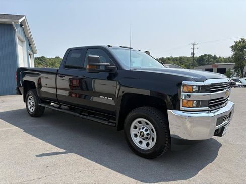 Used 2018 Chevrolet Silverado 3500 W/T w/ WT Convenience Package AWD/4WD image 7