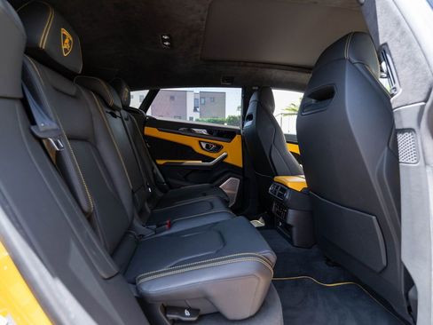 Used 2021 Lamborghini Urus AWD/4WD image 25