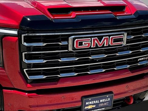 Used 2024 GMC Sierra 2500 AT4 w/ AT4 Premium Plus Package AWD/4WD image 33