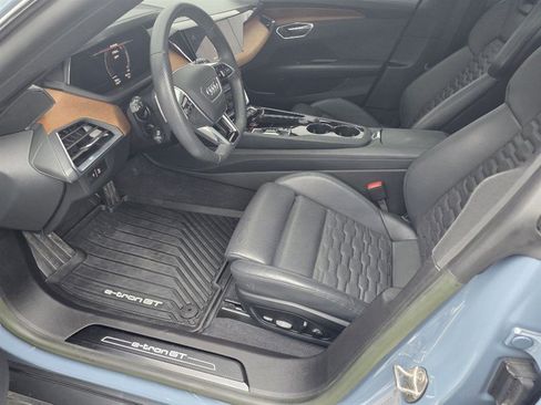 Used 2023 Audi e-tron GT Prestige AWD/4WD image 32