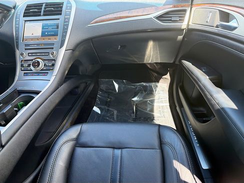 Used 2017 Lincoln MKZ Reserve w/ Technology Package image 18