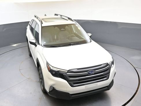 Used 2025 Subaru Forester Premium AWD/4WD image 43