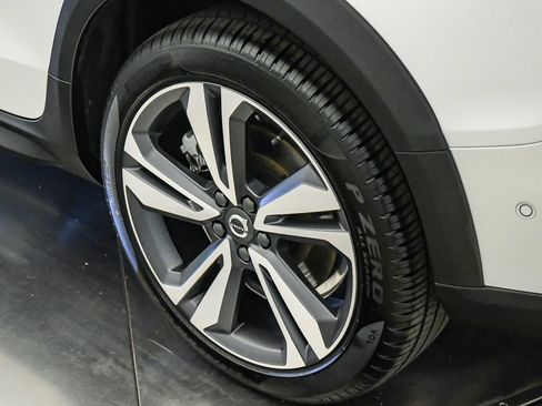 Certified 2026 Volvo V60 B5 Cross Country Plus w/ Climate Package AWD/4WD image 11