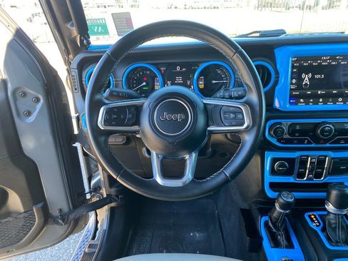 Used 2022 Jeep Wrangler Unlimited Sahara image 14