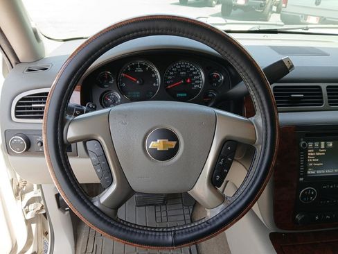 Used 2012 Chevrolet Avalanche LTZ RWD image 22